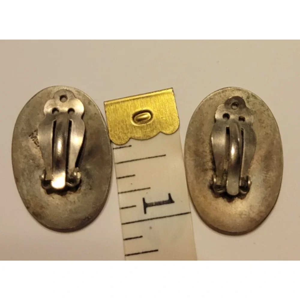 Vintage Mexican Alpaca Silver Tone‎ Floral Abalone Shell Inlay Clip-On Earrings
